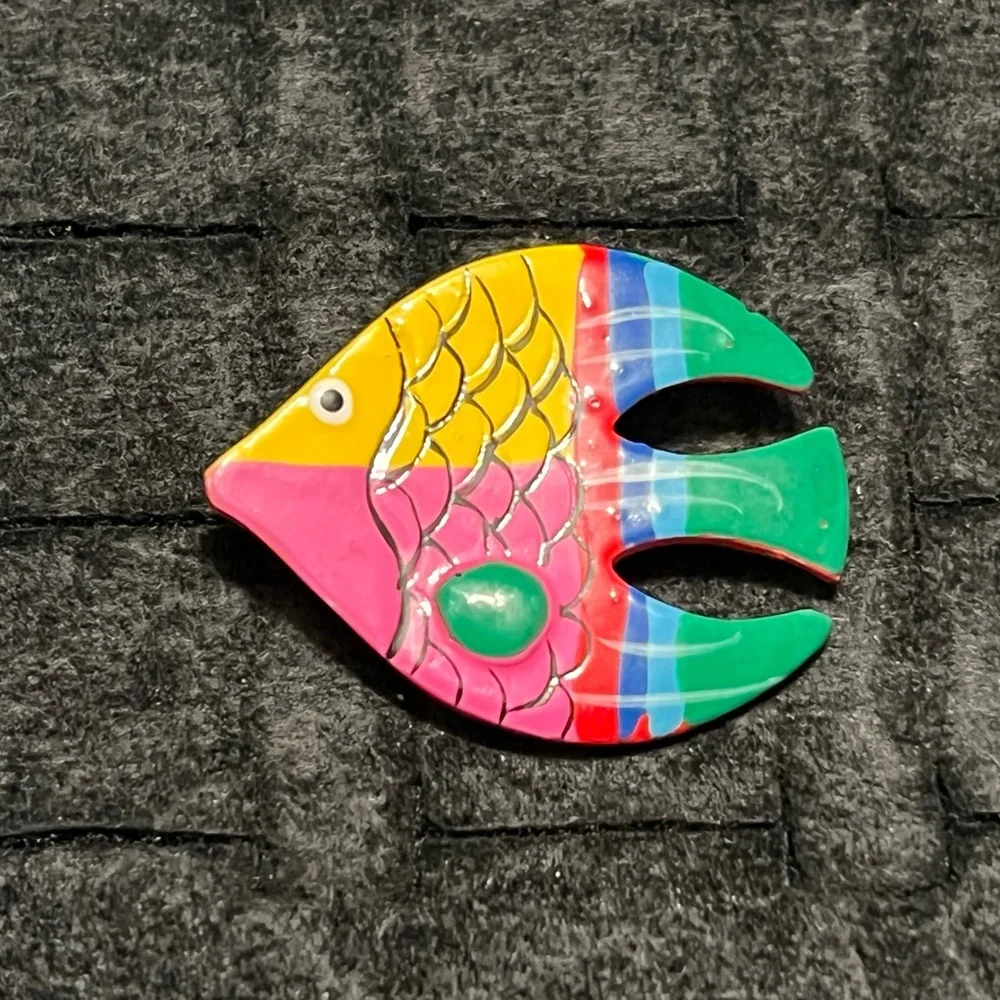Colorful Pink, Yellow & Green Fish brooch - Decorative Aquarium Accent